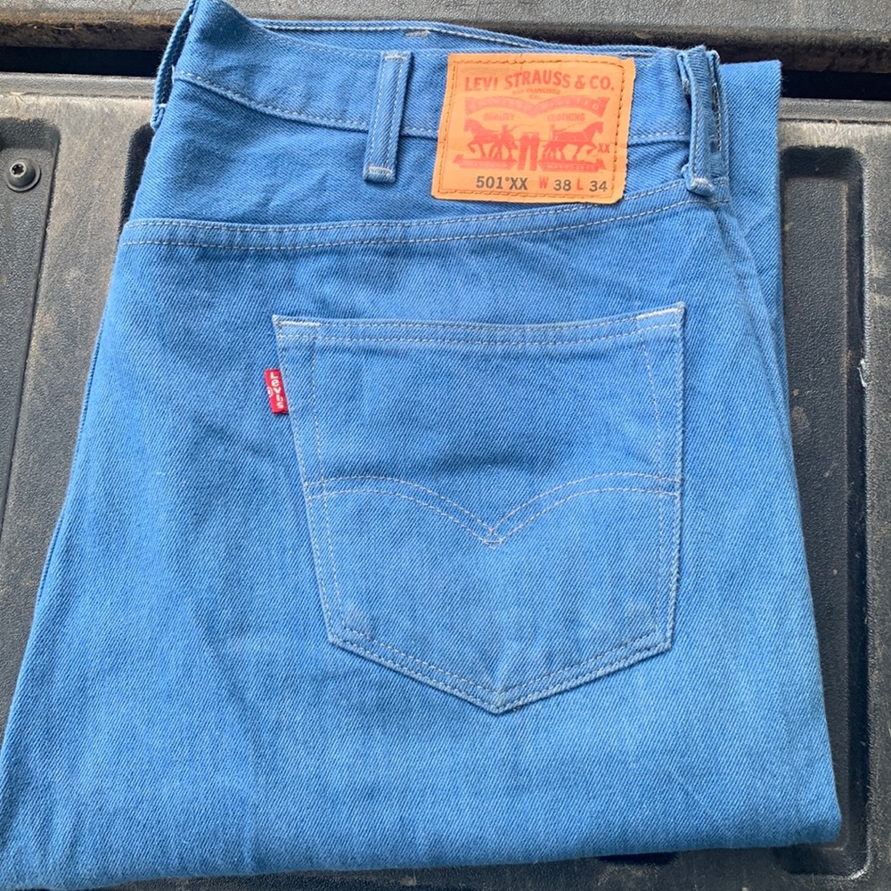 Men Levi Jean size 38x34 style 501